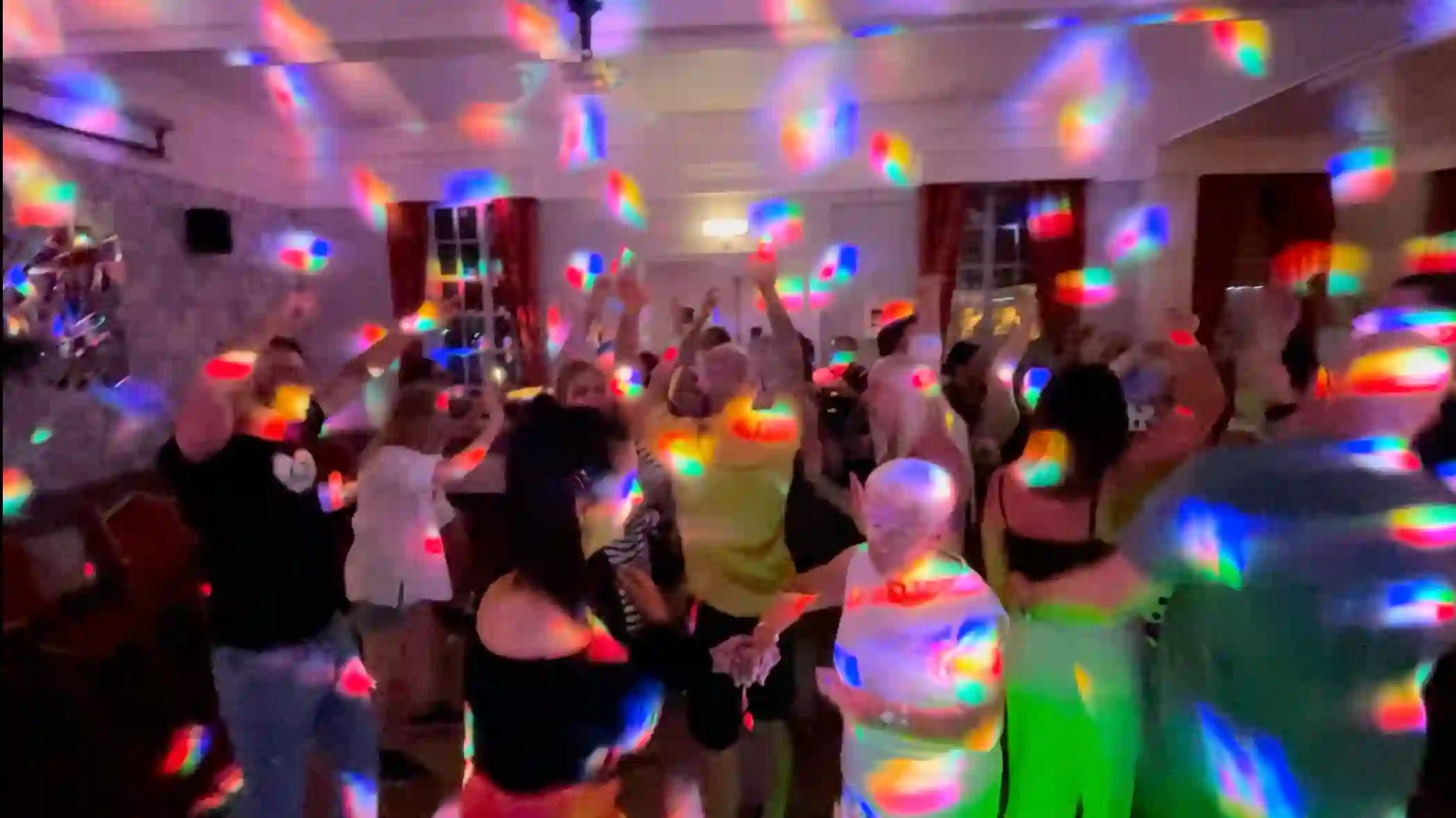 DJ hire Suffolk - mobile disco for Ipswich, Bury St Edmunds and Lowestoft