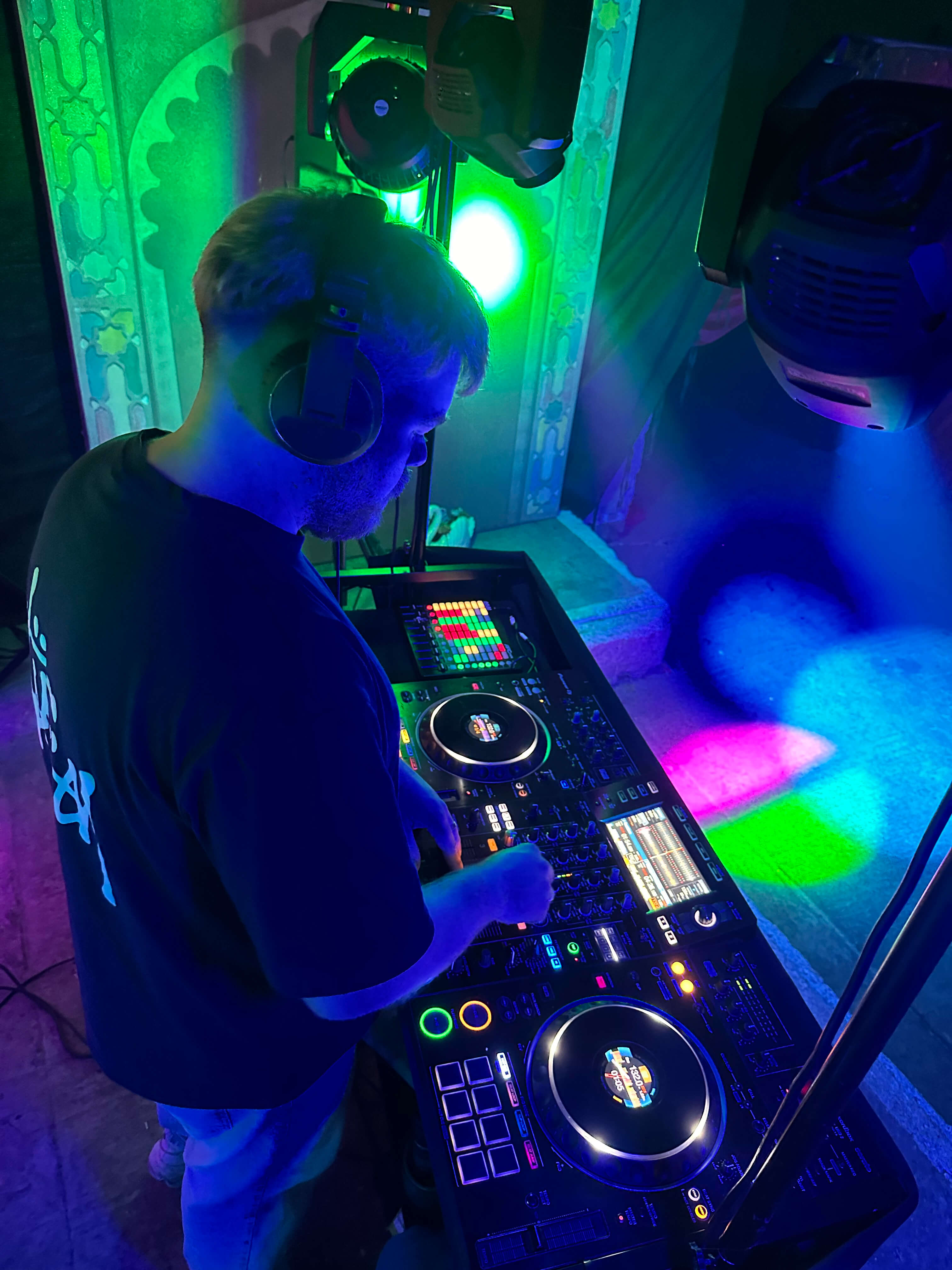 DJ hire Norwich Norfolk for weddings, parties and corporate events